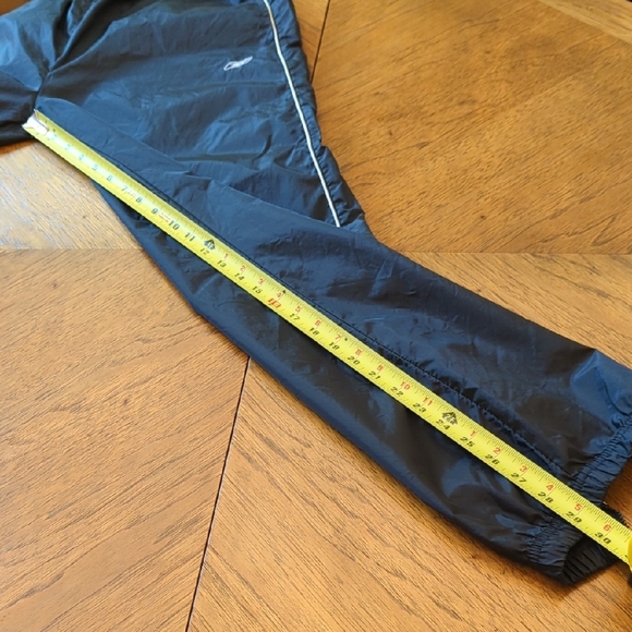 90s/Y2K Reebok Women's Black Swishy Winderbraker Pants with White Pinstripe - Picture 9 of 9